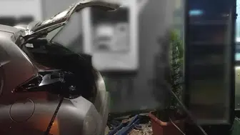 Aydın'da takla atan araç facianın eşiğinden döndü! Otomobil banka şubesine çarptı