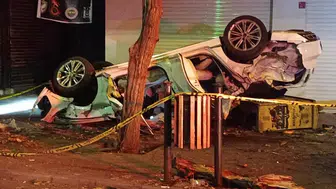 Diyarbakır’da ölümcül kaza! Otomobil takla atarak parçalandı