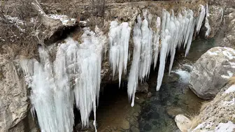 Sivas Şuğul Kanyonu’nda Dev Buz Sarkıtları: Boyu 5 Metreyi Buldu!
