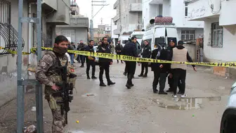 Adana’da sokakta dehşet! Taş, sopa ve kurşunlar havada uçuştu