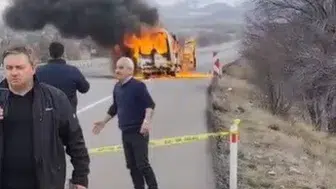 Konya'da yolcu minibüsü kül oldu: Yolcular dakikalarla kurtuldular!