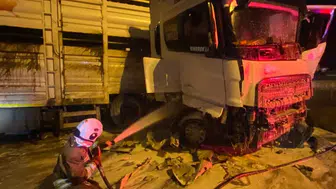 Bir anlık dikkatsizlik felaket getirdi! Gişelerde tır kazası