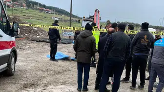 Şantiyede korkunç kaza: Esnaf iş makinesinin altında can verdi!