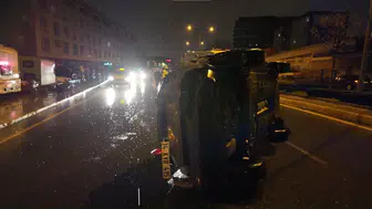 Sancaktepe’de alkollü sürücü dehşeti! 5 araca çarptı, takla attı