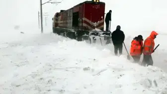 Kar ve Tipi Ulaşımı Durdurdu, Demiryolu Personeli Seferber Oldu