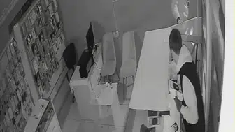 Mağazadaki tüm telefonları çaldılar! Iğdır’da şok soygun anı