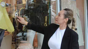 Adana’da korkunç saldırı! Mağaza camları kurşunla delindi