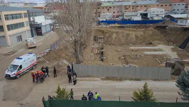 Göçük altında kaybolan bir işçi, arkasında yıkılmış hayatlar bıraktı