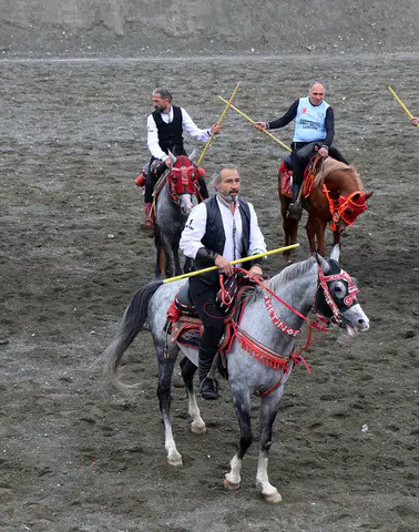 Cirit Sahası'nda Ata Sporu Heyecanı: Kazanan Dostluk Oldu