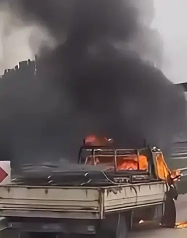 Bursa'da seyir halindeki kamyonet alev topuna döndü!