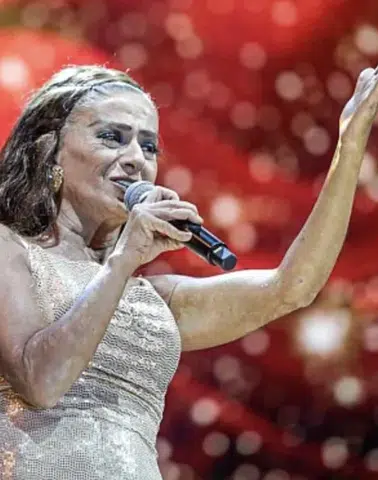 • Yıldız Tilbe Gazze İçin Harekete Geçti: Barınma Krizine Büyük Destek