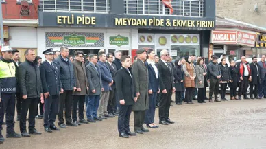 Kangal’da Zafer Coşkusu… Çelenk Sunup, Şehitlerimize Dua Ettiler 