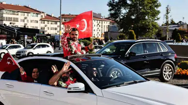 Sivaslı Dünya Şampiyonuna Konvoylu Karşılama