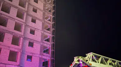 Kayseri'de İntihara Kalkışan Kadını Polis Kurtardı