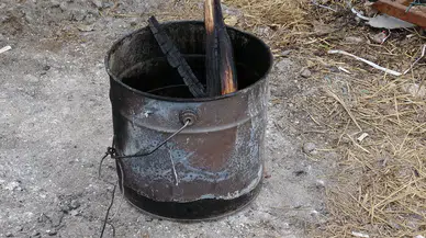 Tinerle Isınma Girişimi Felakete Dönüştü: 2 Öğrenci Yaralı