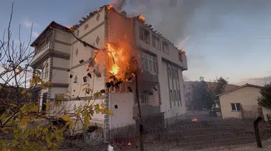 3 Katlı Evde Çıkan Yangın Maddi Hasara Yol Açtı