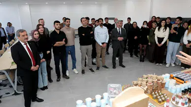 SBTÜ Öğrencileri Ürünlerini Sergileyip İkramda Bulundu