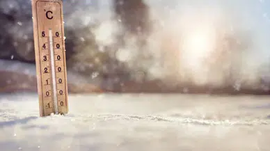 Araç Camları Buz Tutuyor, Kırağı Oluştu: Dondurucu Soğuk!