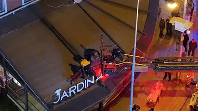 Alkollü Olduğu İddia Edilen Genç, Tente Üzerinde Mahsur Kaldı