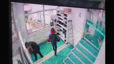 Cami Girişinde Yığıldı: Yaşlı Adam Namaz Öncesi Kalp Krizi Geçirdi