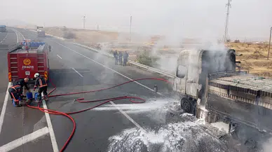 Malatya-Elazığ Yolunda Tır Yangını: Hızlı Müdahale Faciayı Önledi