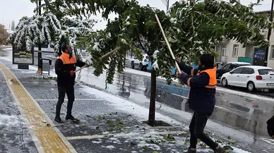 Kar Sonrası Belediye Ekipleri Yoğun Çalışma Yürütüyor