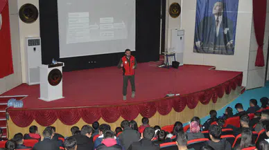 Öğrencilere “Gençlik ve Güvenli Gelecek” Semineri Verildi