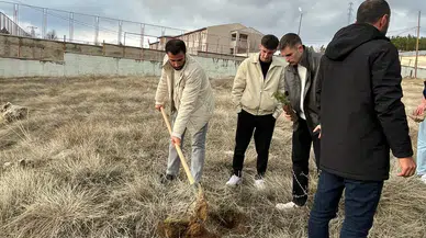 Öğrenciler 40 Fidan Dikerek Çevre Bilinci Oluşturdu