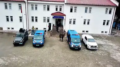 Sivas’ta Jandarma Geçit Vermedi: Minibüste 10 Kaçak Göçmen Yakalandı