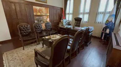 Belediye Başkanı'nın Makam Odasında Şok Cihaz! Dinleme Skandalı!