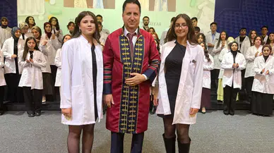 Genç eczacılar beyaz önlükle tanıştı