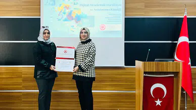 Eğitim Bilimleri Enstitüsü’nden akademik yetkinliği güçlendiren etkinlik