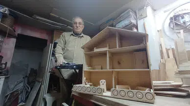 Ahşap Oyuncaklar Üreten Usta, Mesleğinin Geleceğinden Endişeli