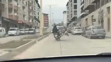 Pes Dedirten Görüntü: Tüp Taşıyan Motosikletli Tek Teker Gitti!