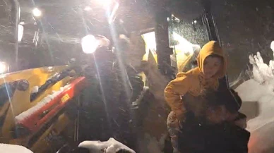 Kar Nedeniyle Yolu Kapanan Köyde Sağlık Operasyonu!