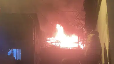 Müstakil Ev Kül Oldu! Aile Kendini Dışarı Zor Attı