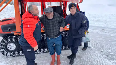 Kar Yolları Kapattı: Yaylada Mahsur Kalan Hastaya AFAD Ulaştı