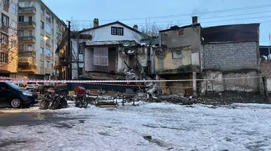İki Katlı Bina Bir Anda Yerle Bir Oldu! AFAD ve Polis Seferber Oldu