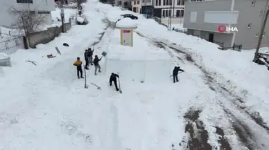 Koyulhisar’da Kardan Valilik Binası Büyük İlgi Gördü