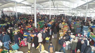 Sivas’ta Dondurucu Soğuğa Rağmen Pazarlar Açık Kaldı