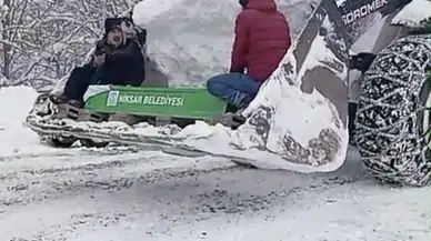 Kar Engeli: Cenaze İş Makinesi Kepçesinde Taşındı!