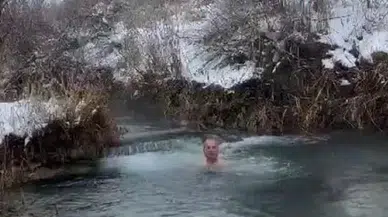 Sivaslı Vatandaş -10 Derecede Dereye Girdi: Çelik Gibi Oldum!