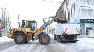 Şarkışla Belediyesi Karla Mücadelede Aralıksız Çalışıyor