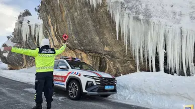 Zorlu Şartlara Rağmen Görev Başında: Sivas Trafik Jandarması