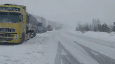 Tokat-Sivas Yolu Kar Esareti: Çamlıbel Geçidi Geçit Vermiyor!
