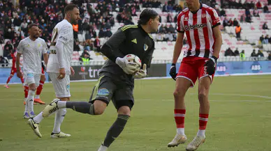 Erzurumspor FK Sivas Engelini 2 Golle Geçti: Sivasspor 10 Kişi Kaldı