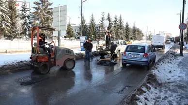 Bozulan Yollar İçin Acil Müdahale: Çukurlar Kapatılıyor