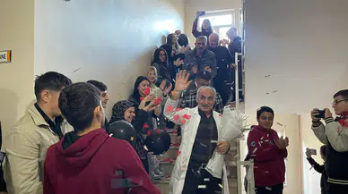 Öğrencilerinden Büyük Vefa: Mehmet Yıldız Mesleğine Veda Etti