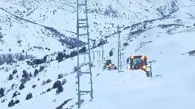 Sivas'ta Kar Engelini Aşan Ekipler, 5 Saat Sonra Hastaya Ulaştı