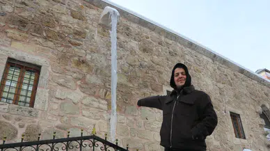 Tarihi Han Buz Tuttu: Sivas’ta Metrelerce Uzunlukta Sarkıtlar